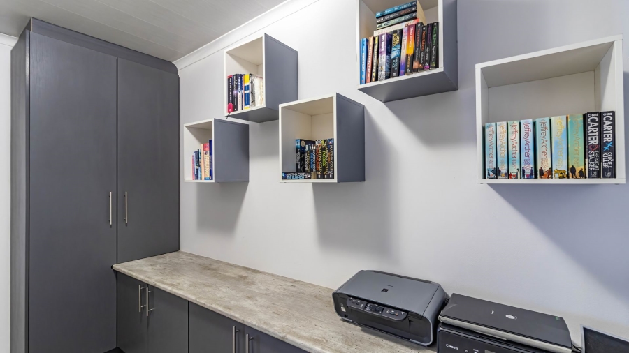 3 Bedroom Property for Sale in Lampiesbaai Western Cape